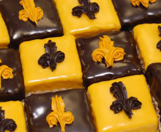 Petit Four - Black and Gold Dozen