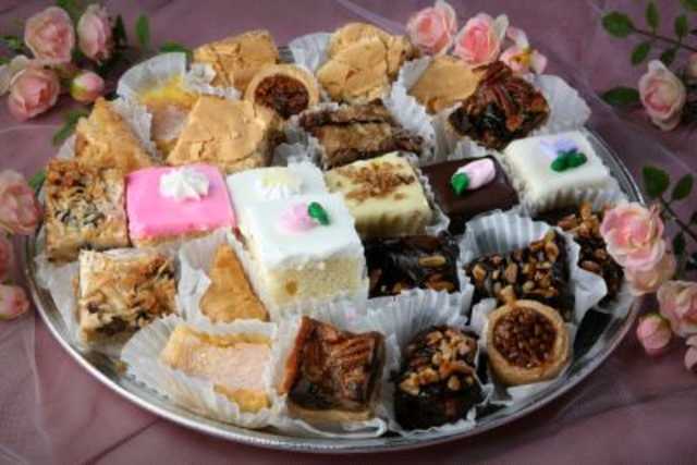 Case Dessert Tray