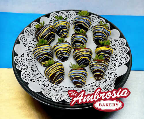 Dozen Southern Chocolate Dipped Strawberries (12 Strawberries)