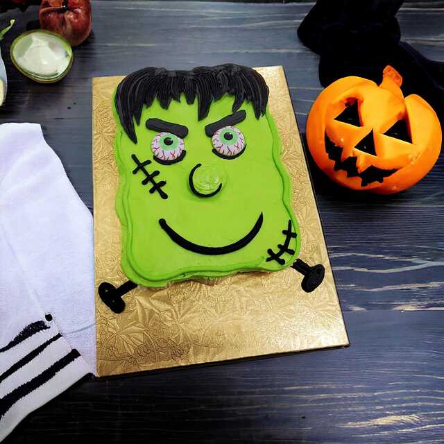 Frankenstein Cupcake Cake